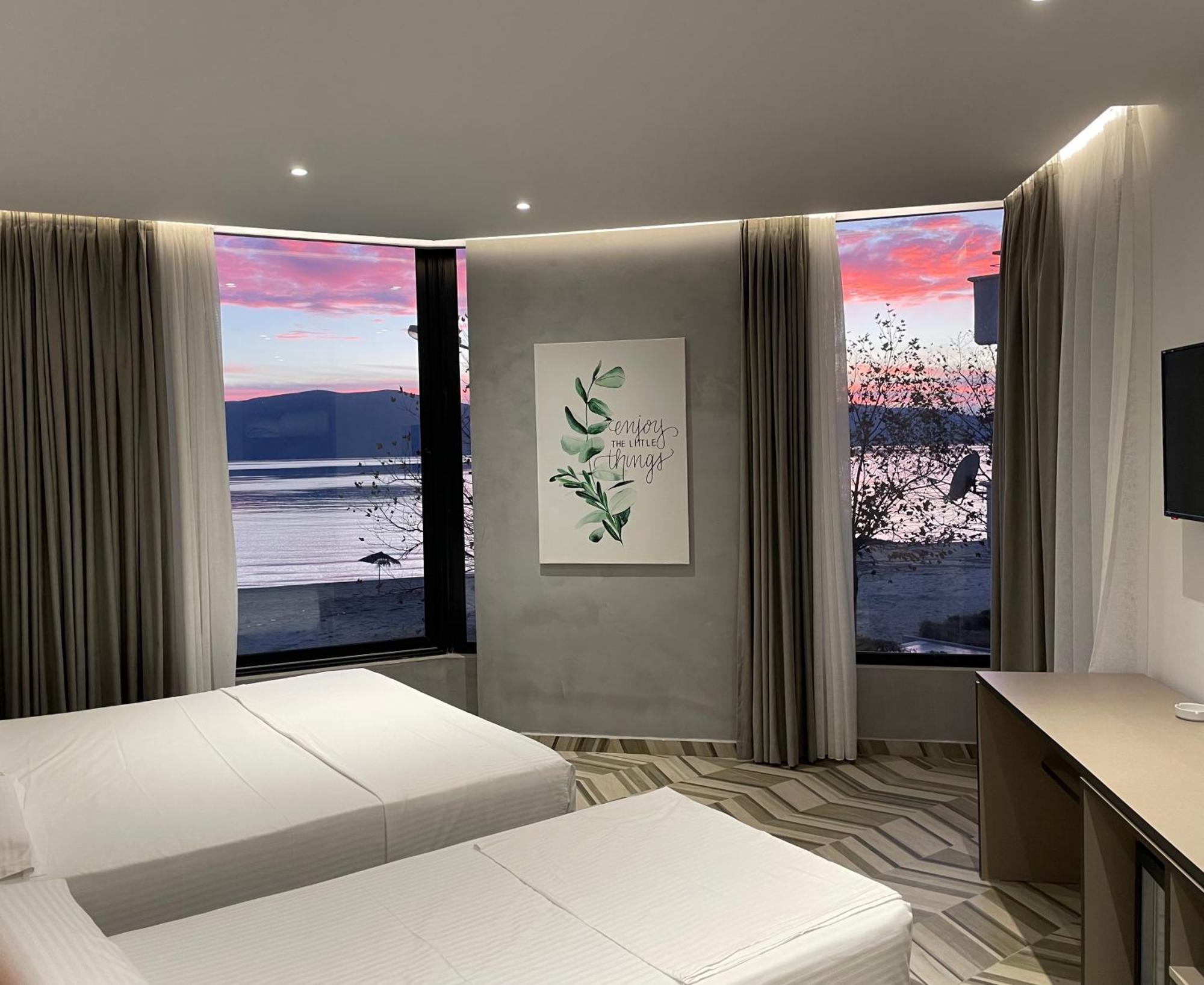 Sea & Hotel 4*