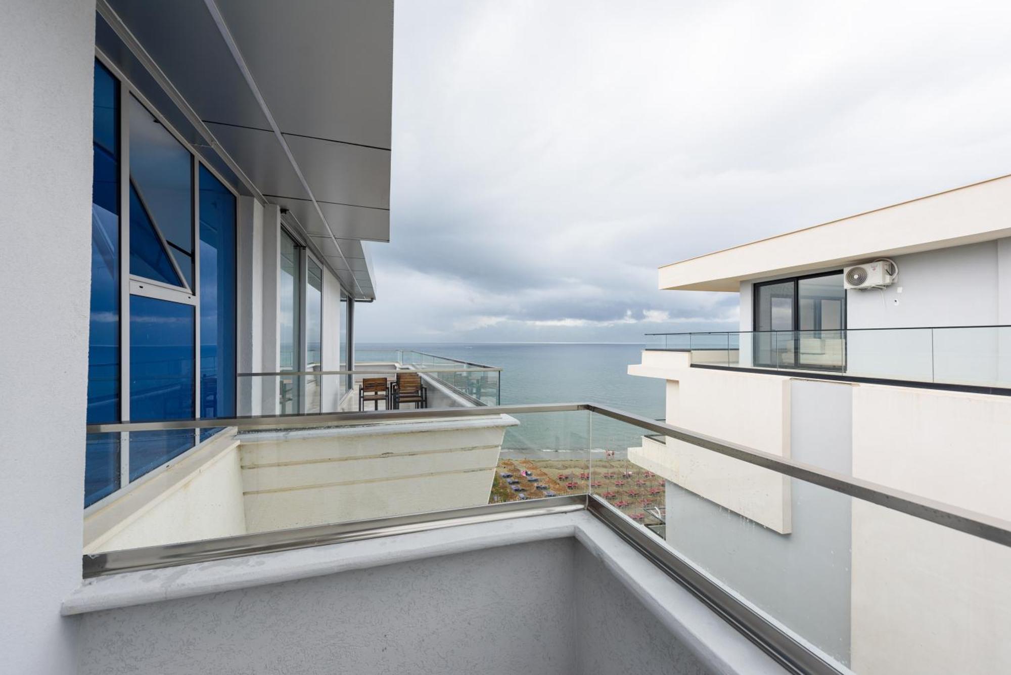 Hotel Sea & 4*