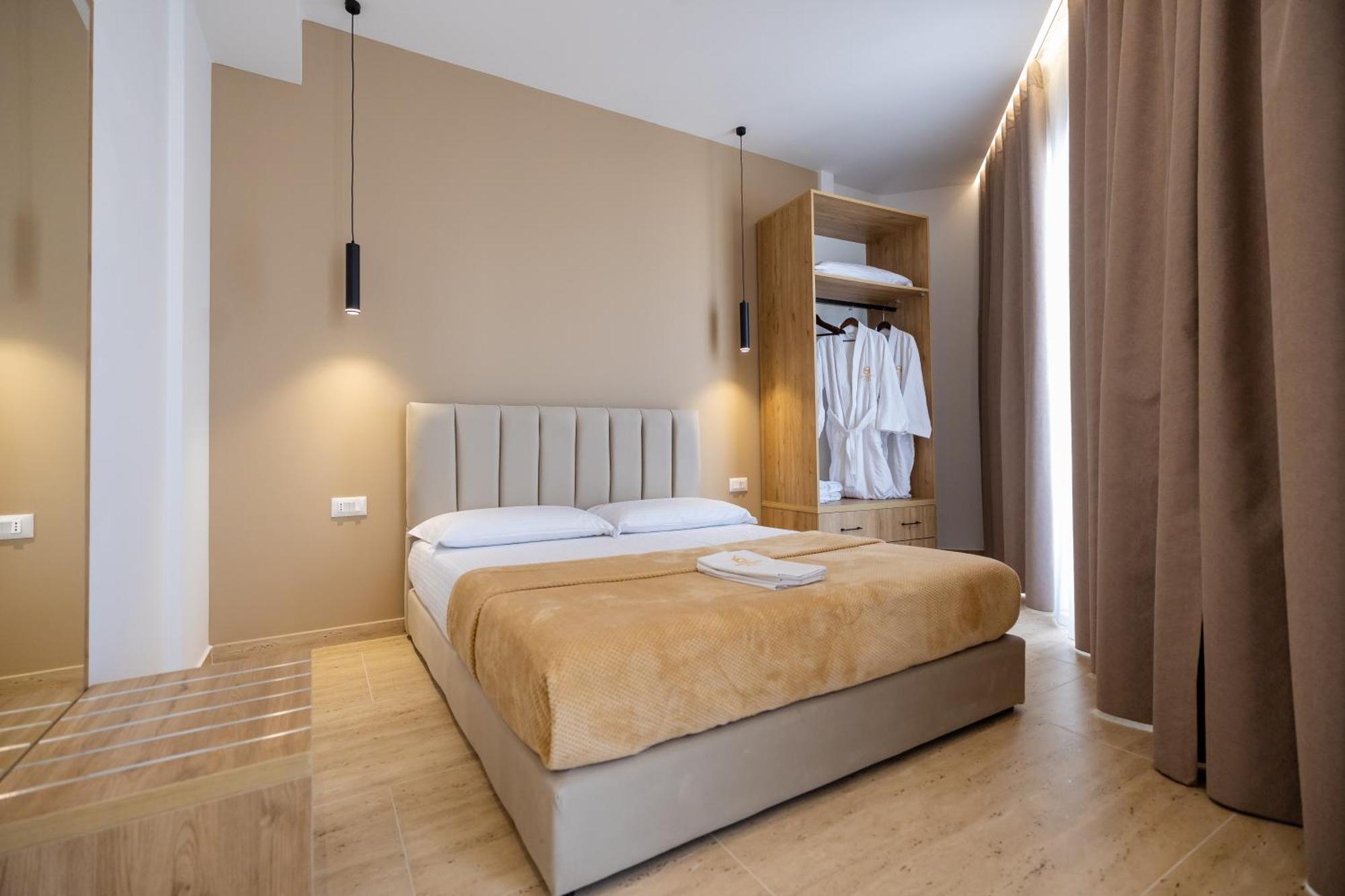 Sea & Hotel 4*